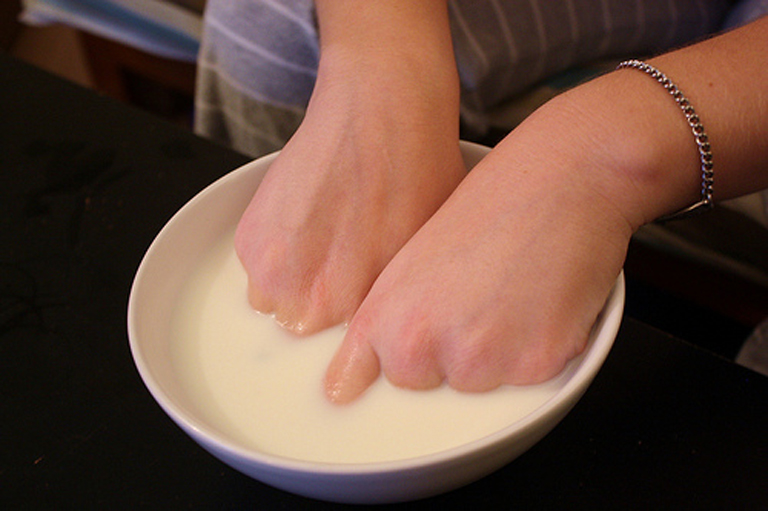 Soaking-Hands-in-Milk-768