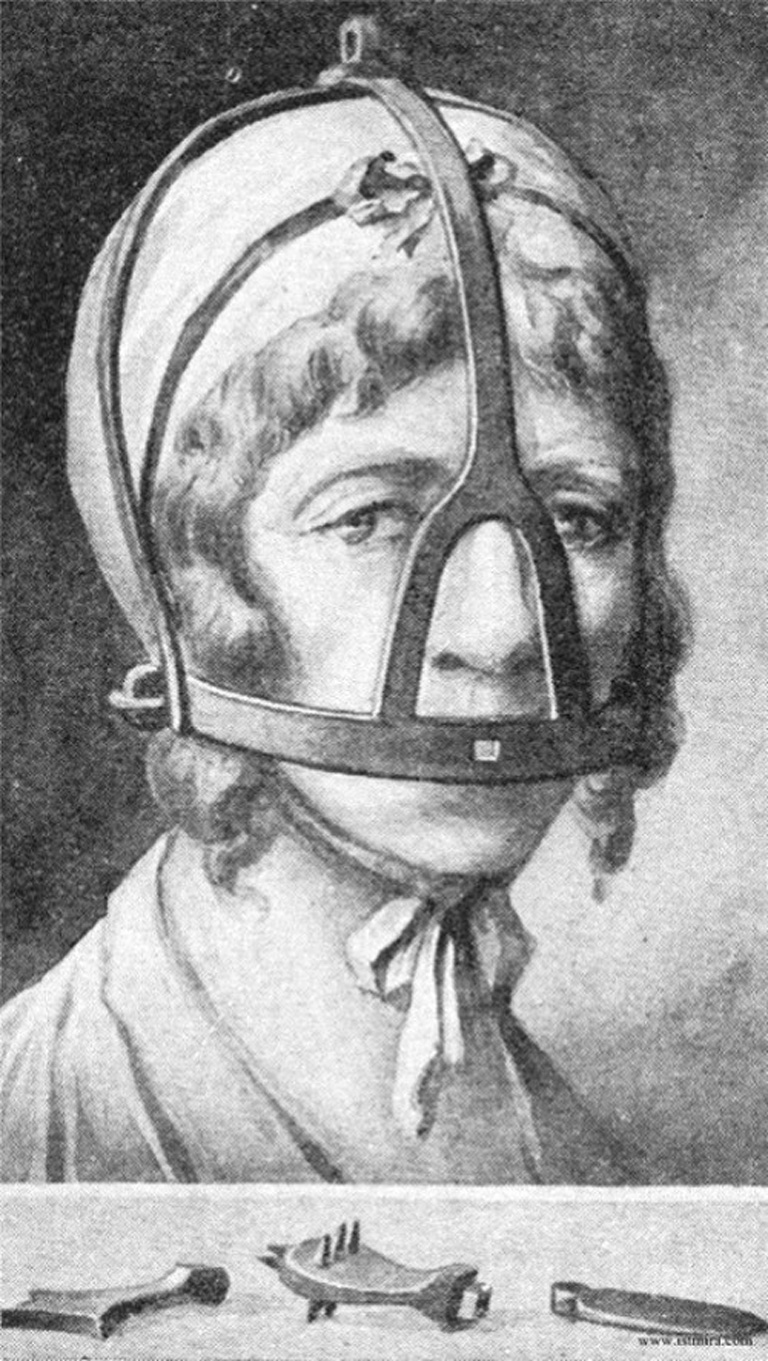 Scolds-bridle-Medieval-instrument-against-women-chatter
