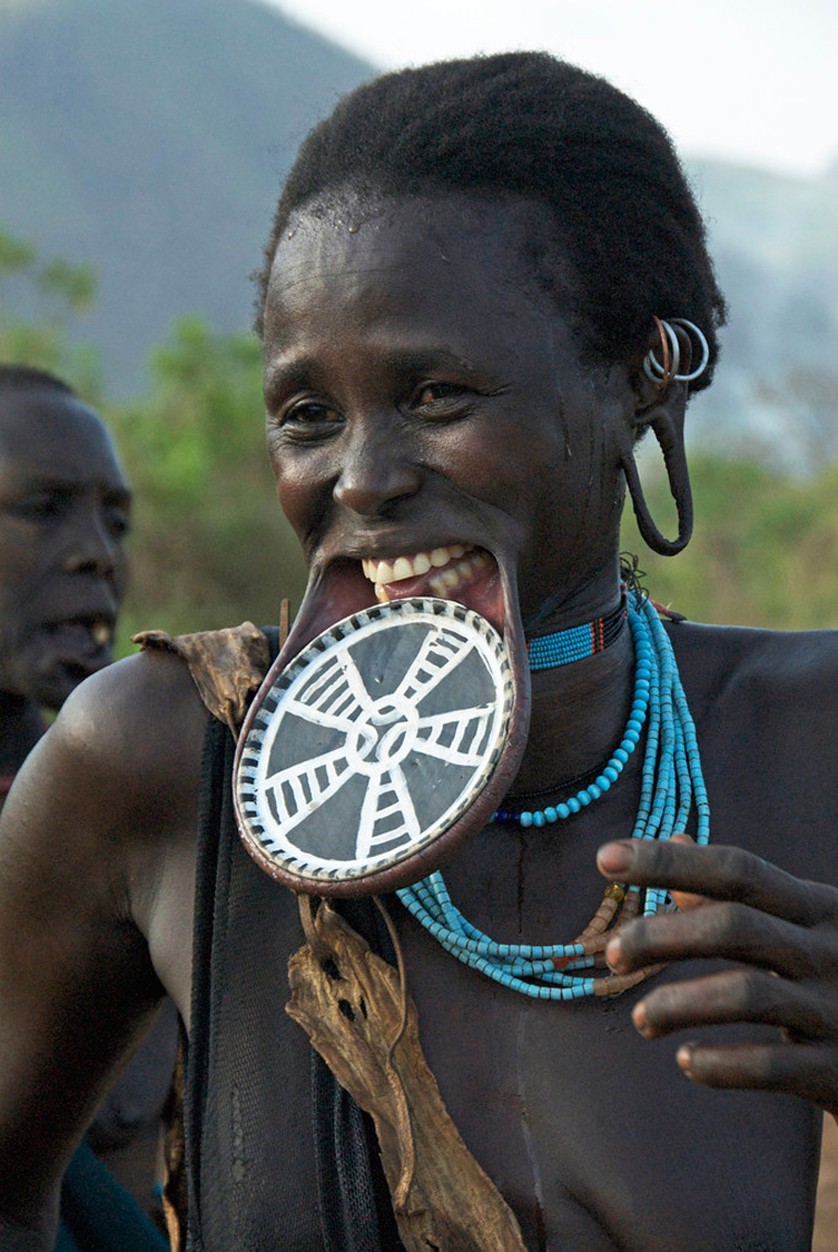 Smiling-Surma-woman-with-lip-plate