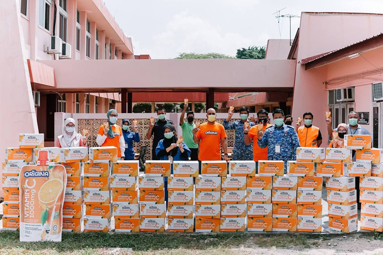 Seramai-333-petugas-barisan-hadapan-yang-bertugas-setiap-hari-di-Kelantan-telah-menerima-sumbangan-tersebut