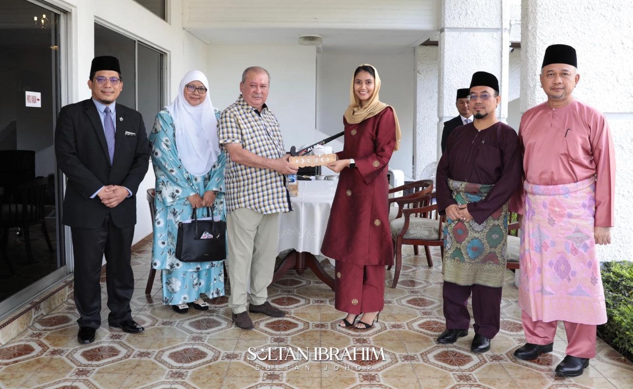 Menghadap Sultan Johor, Isu Status Agama Illi Najwa Selesai