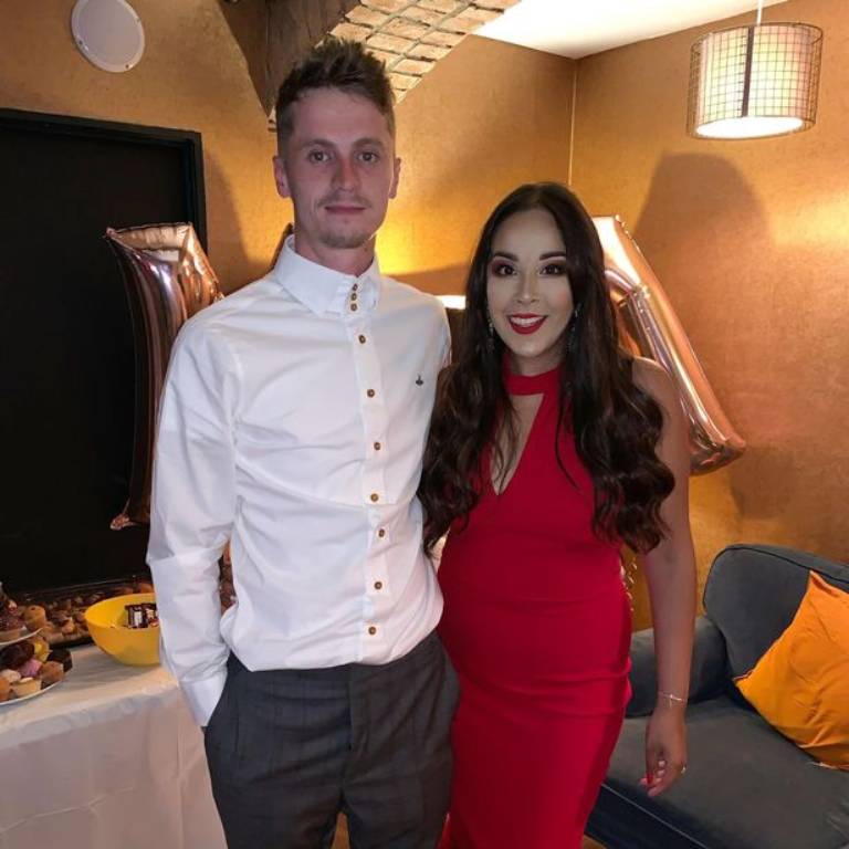 Obsesi berkenaan juga dikongsi bersama tunangnya, Aaron Mordey