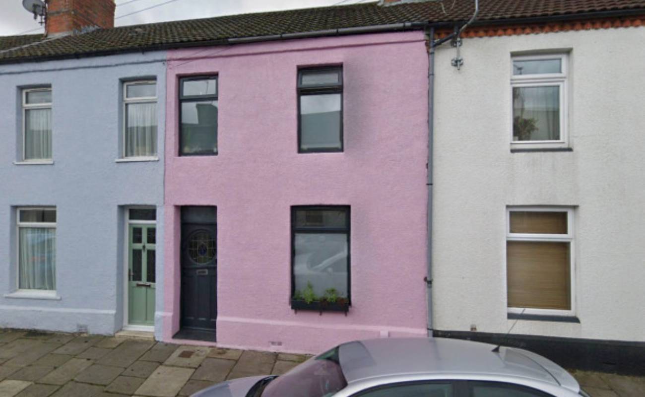 Pink-House-Rumah Jadi Tumpuan Pelancong, Wanita Mengaku Nak Masuk Rumah Sendiri Pun Susah