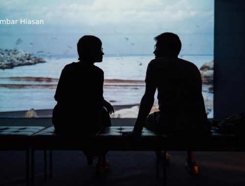 Acah-acah Kenal, Rupanya Nak Lari Dari Situasi Bahaya