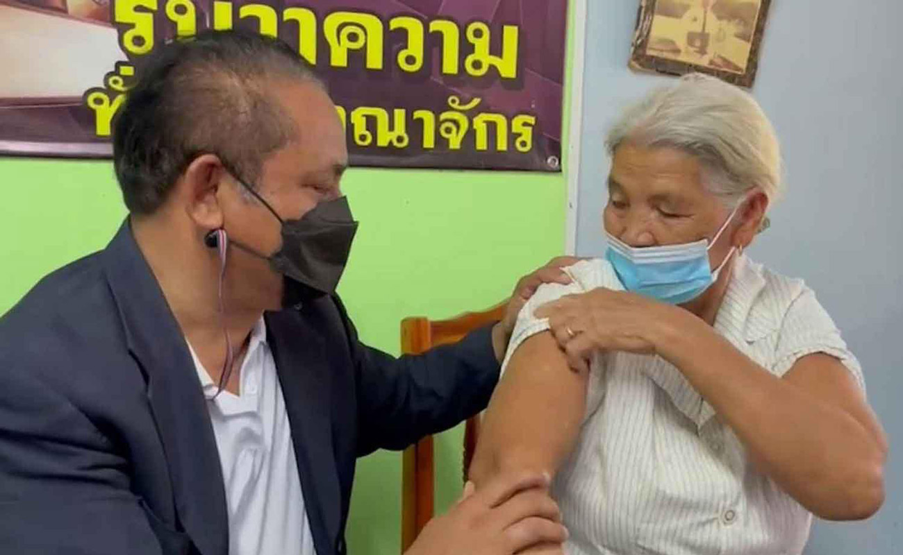 Dua Dos AstraZeneca Pada Hari Yang Sama, Warga Emas Masih Steady