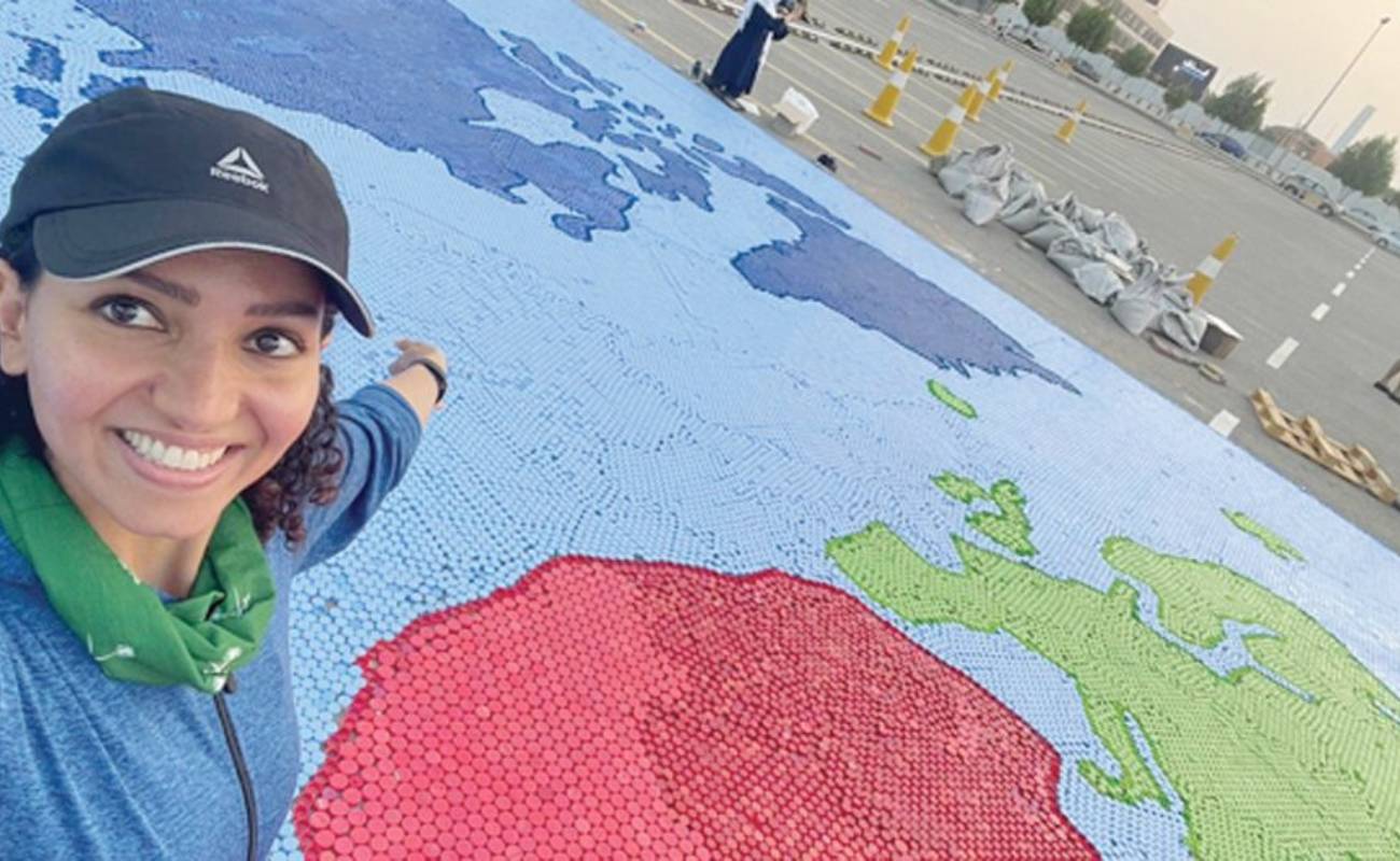 Pengetua Pecah Rekod Guinness! Hasilkan Mural Terbesar Dunia Guna Penutup Botol