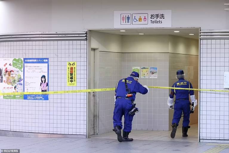 Suspek yang dikenali sebagai Yusuke Tsushima, 36, ditangkap di sebuah kedai serbaneka
