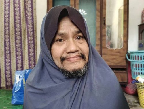 Wanita Tua - Che Halimah Che Mo