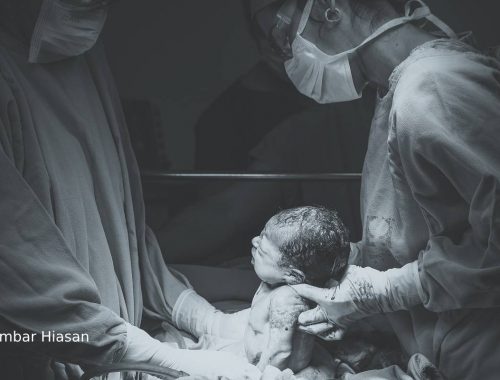 Dibesarkan Keluarga Miskin Kerana Tertukar Bayi, Wanita Terima RM2.2 Juta Pampasan