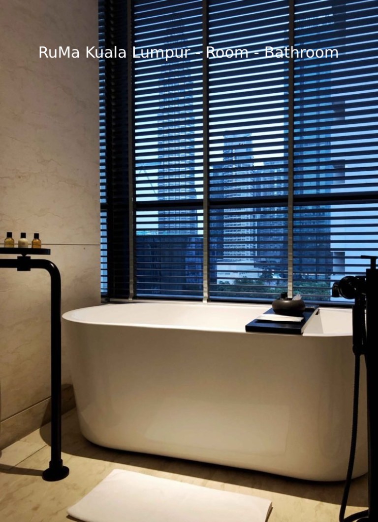 RuMa Kuala Lumpur - Room - Bathroom