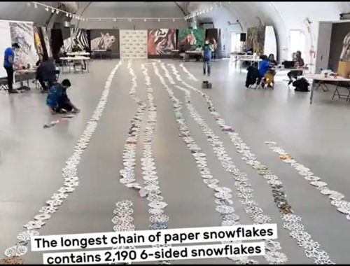 Kanak-Kanak Kanada Pecah Rekod Cipta Kepingan Salji Kertas Terpanjang Dunia!