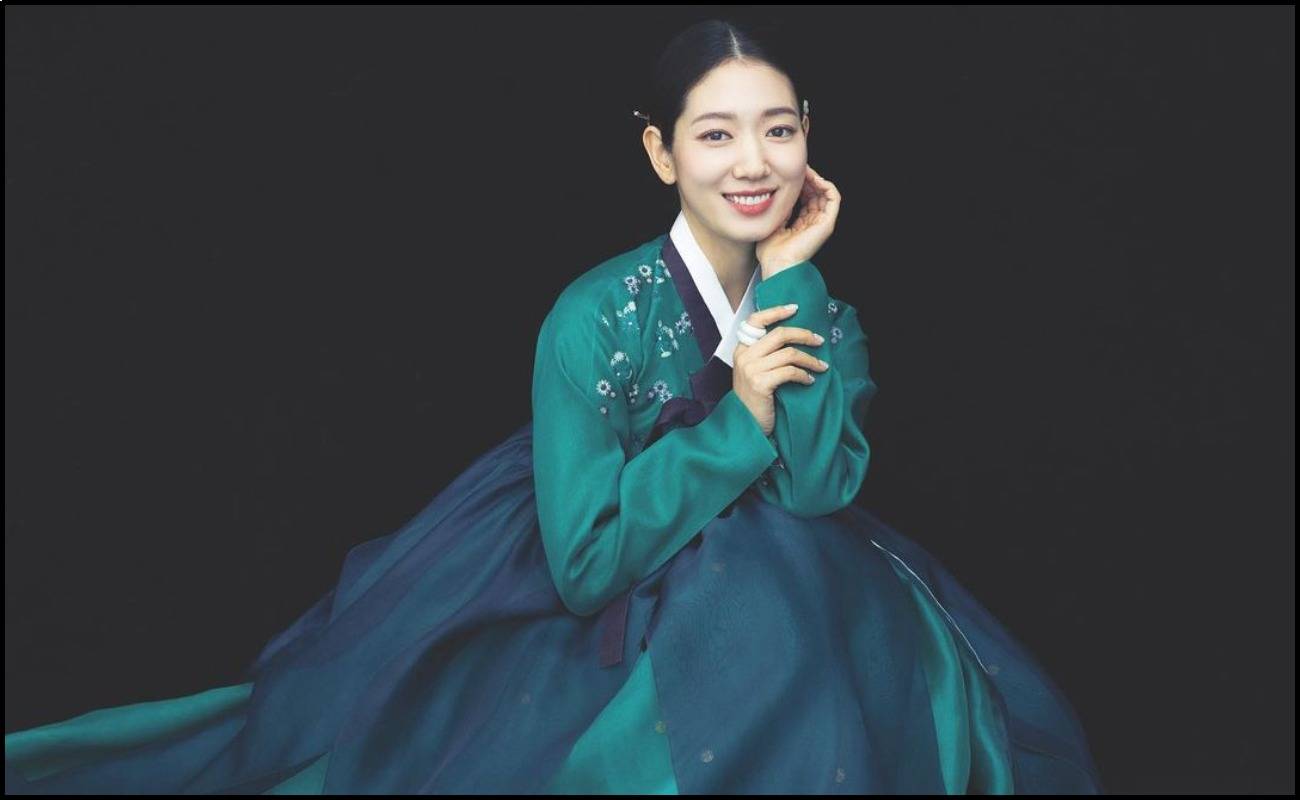 Rakyat China Tuduh Korea ‘Mencuri’, Park Shin Hye Jadi Sasaran Kecaman Kerana Pakai Hanbok