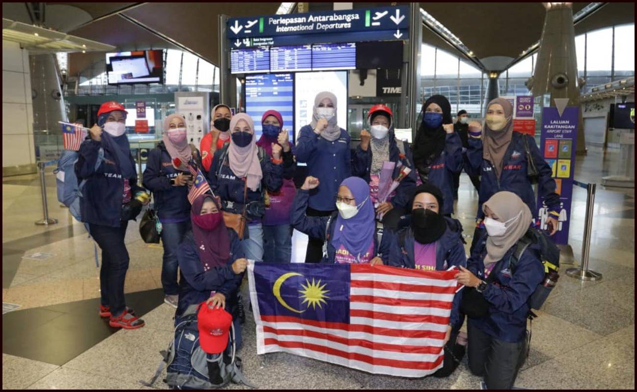 15 Pendaki Wanita Mulakan Misi Tawan Gunung Everest!