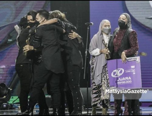 Langgar SOP, Sekumpulan Individu Berpelukan Di AJL36 Dikompaun