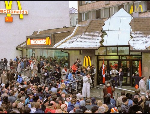 McDonald’s Umum Tamatkan Operasi, Penduduk Rusia Beratur Demi Big Mac Terakhir