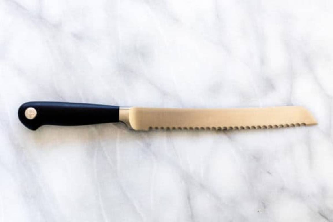 types-of-kitchen-knives-bread-knife-600x400 (1)