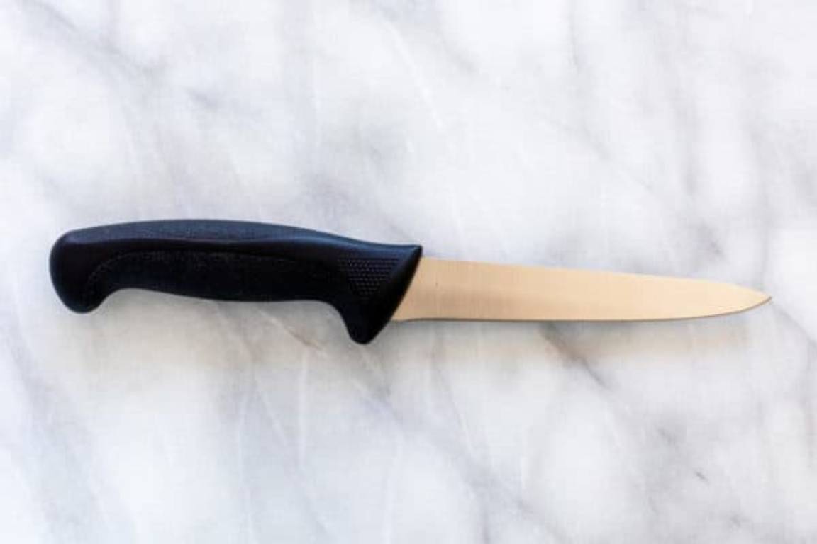 types-of-kitchen-knives-utility-knife-600x400 (1)