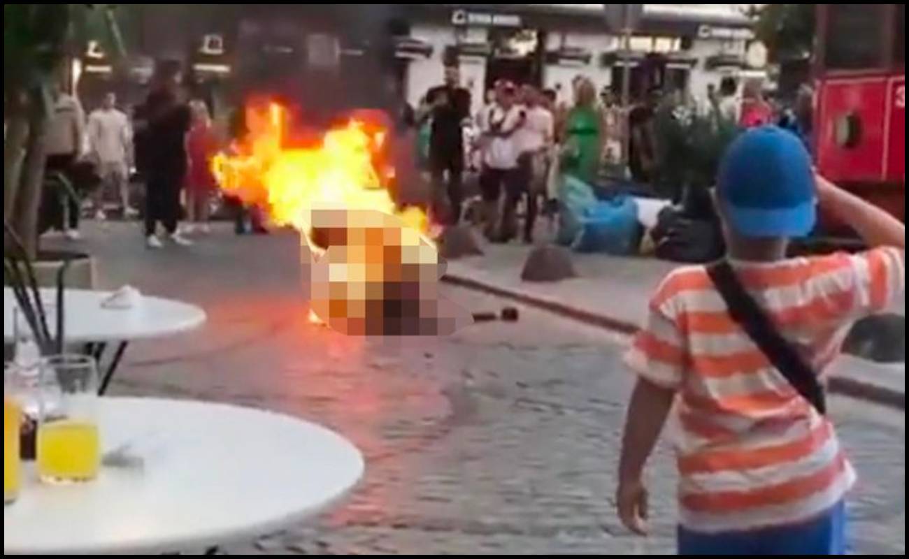 Netizen Sangka Pertunjukan Jalanan, Rupanya Lelaki Bakar Diri Sendiri Di Khalayak Ramai!